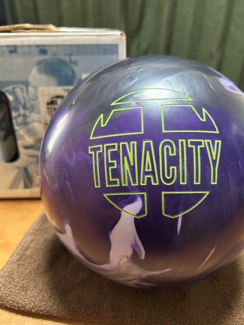 【新品】15ポンドBrunswick TENACITY ボウリングボール