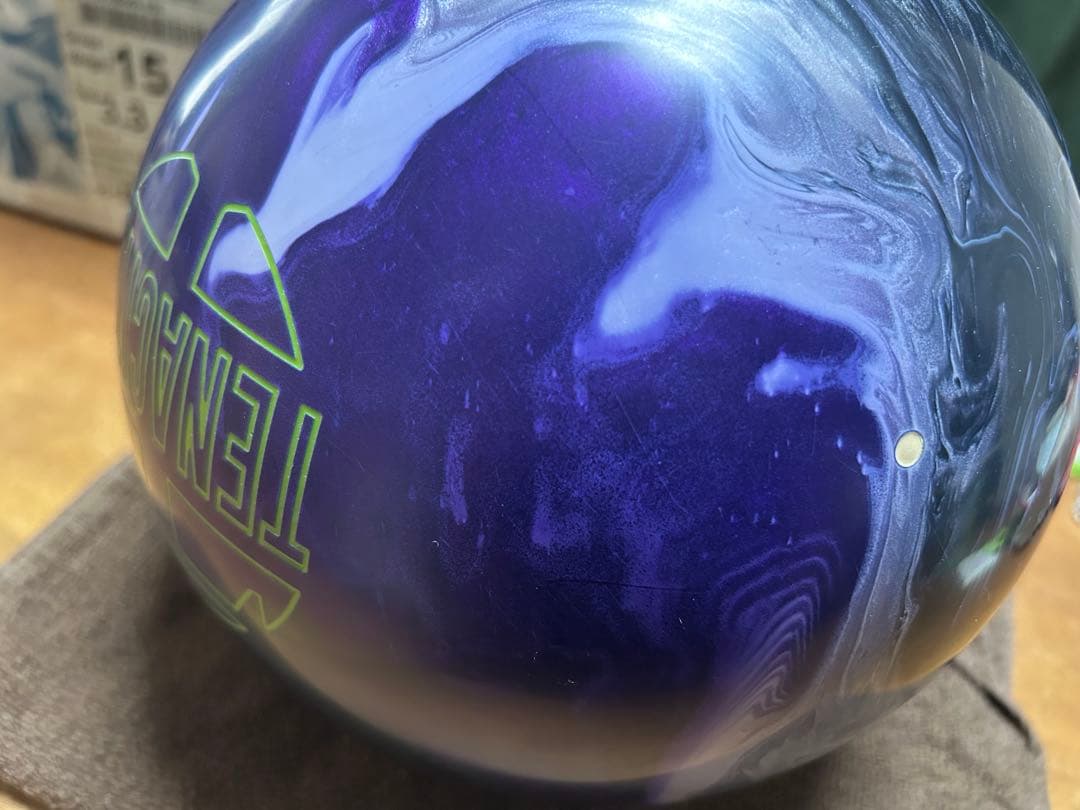 【新品】15ポンドBrunswick TENACITY ボウリングボール