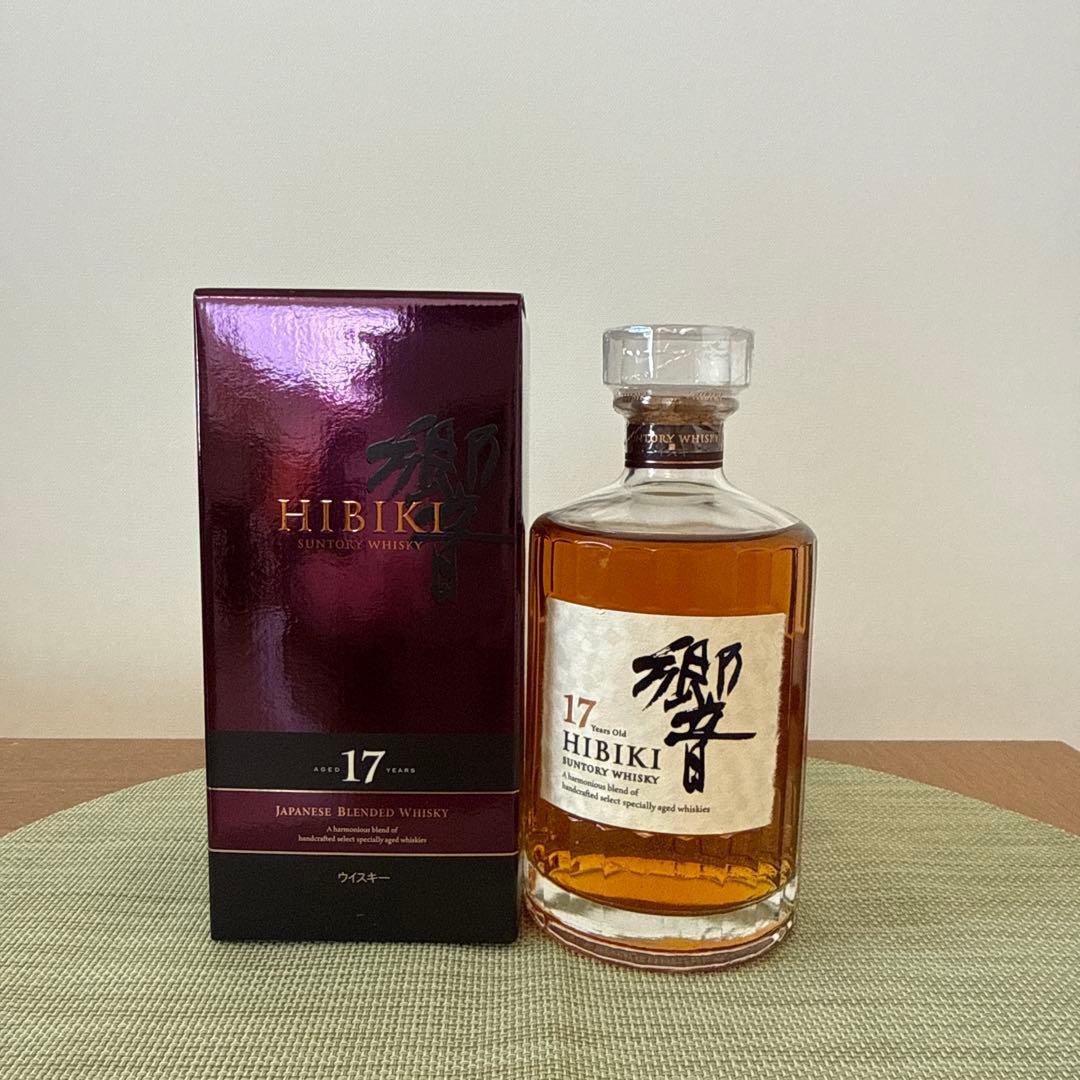 響17年 サントリーウイスキー 700ml 正規品 箱あり