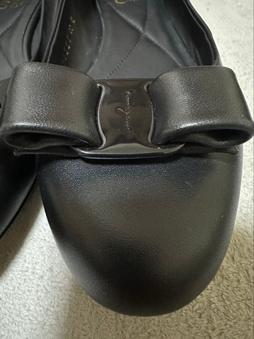【最終整理】FERRAGAMO フェラガモ フラットシューズ 黒　25㎝