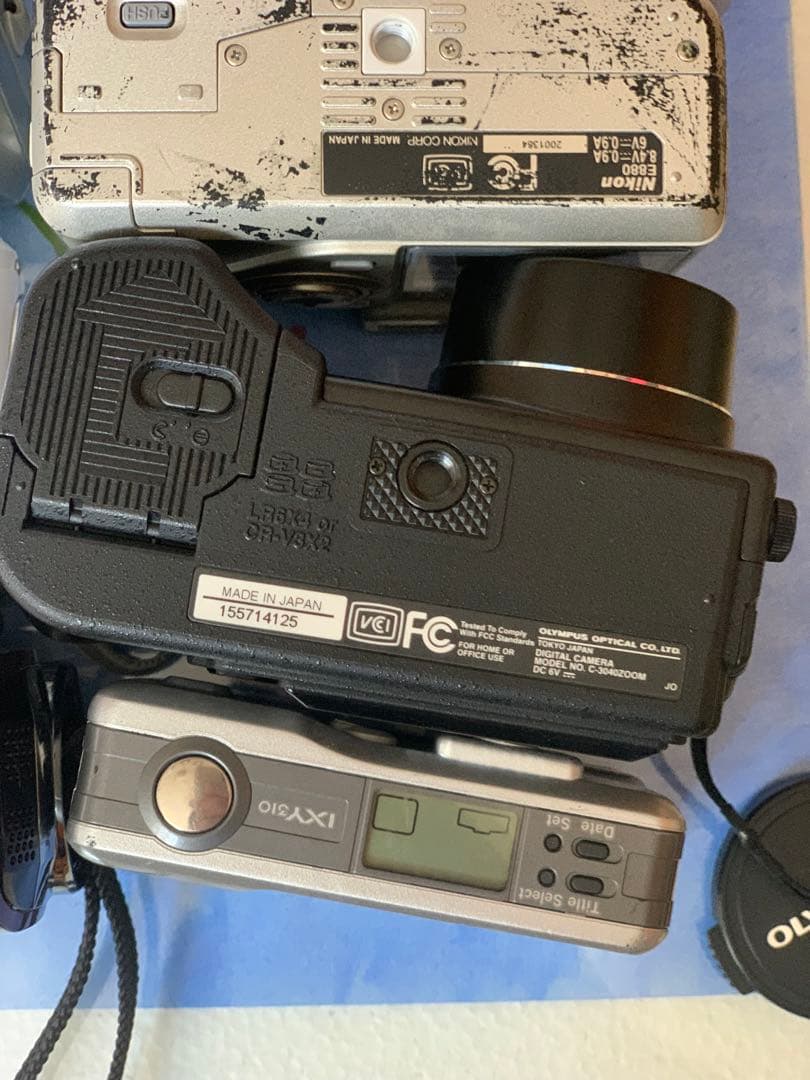 キヤノン、カシオ、ニコン、オリンパス、富士フイルムのカメラを大量販売