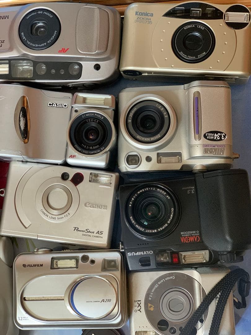 キヤノン、カシオ、ニコン、オリンパス、富士フイルムのカメラを大量販売
