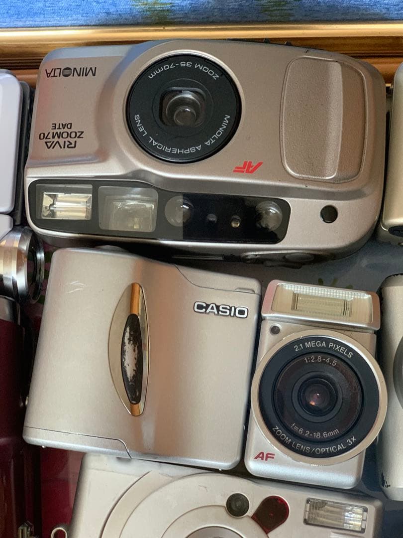 キヤノン、カシオ、ニコン、オリンパス、富士フイルムのカメラを大量販売