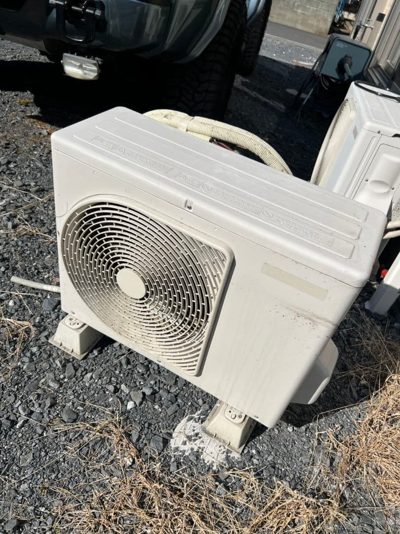 2022年製 RAS-J221M(W) エアコン本体
