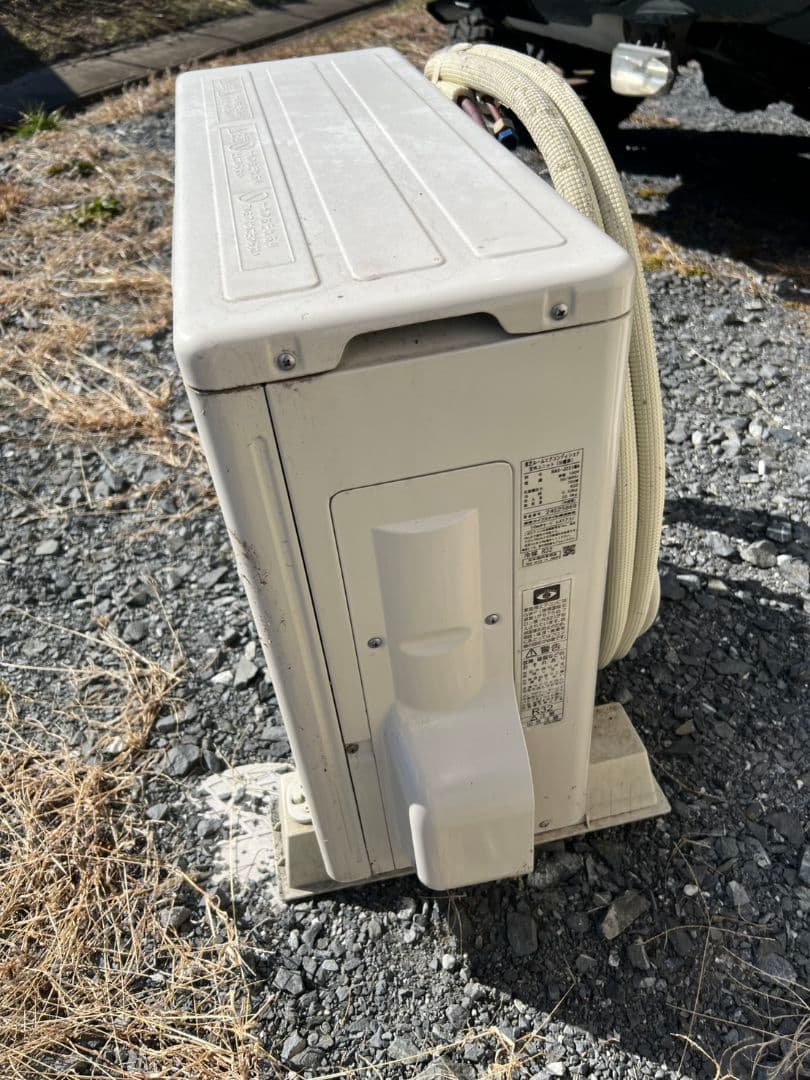 2022年製 RAS-J221M(W) エアコン本体