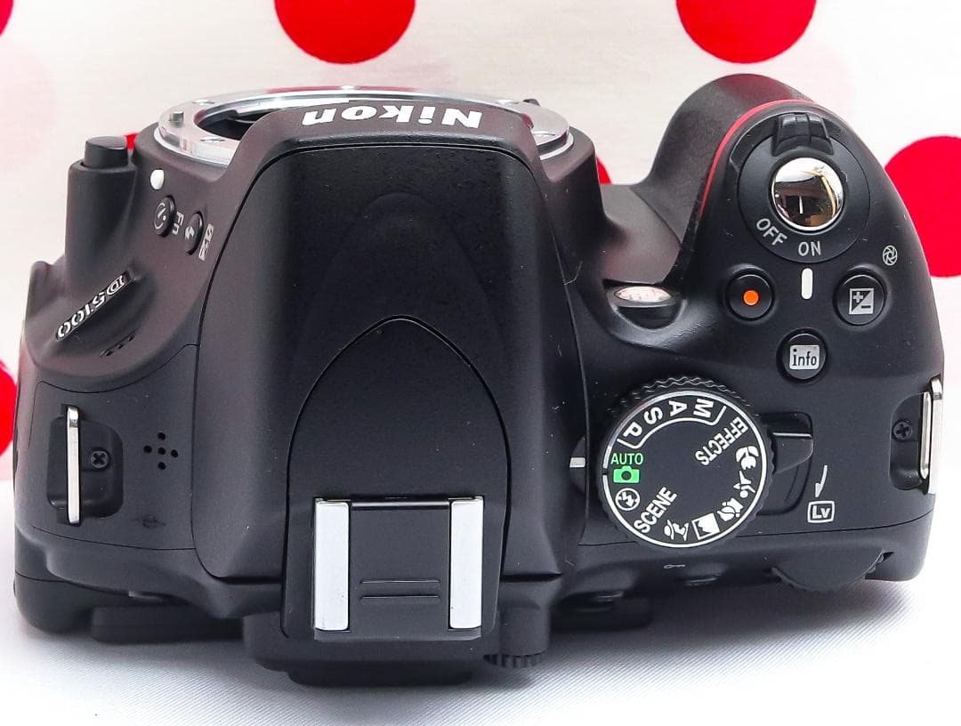 ニコン Nikon D5100❤スマホ転送OK❤一眼レフカメラ❤自撮りができる