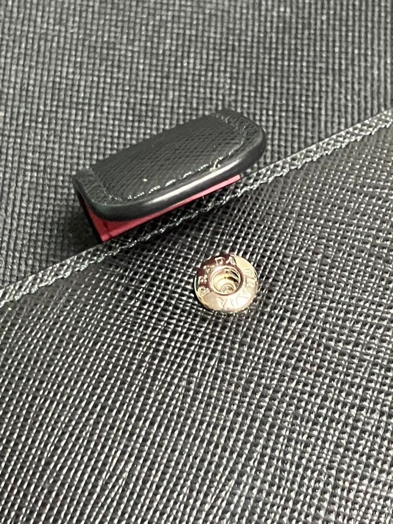 新品未使用　PRADA マリア　サフィアーノ　チェーン付き　iPhoneケース