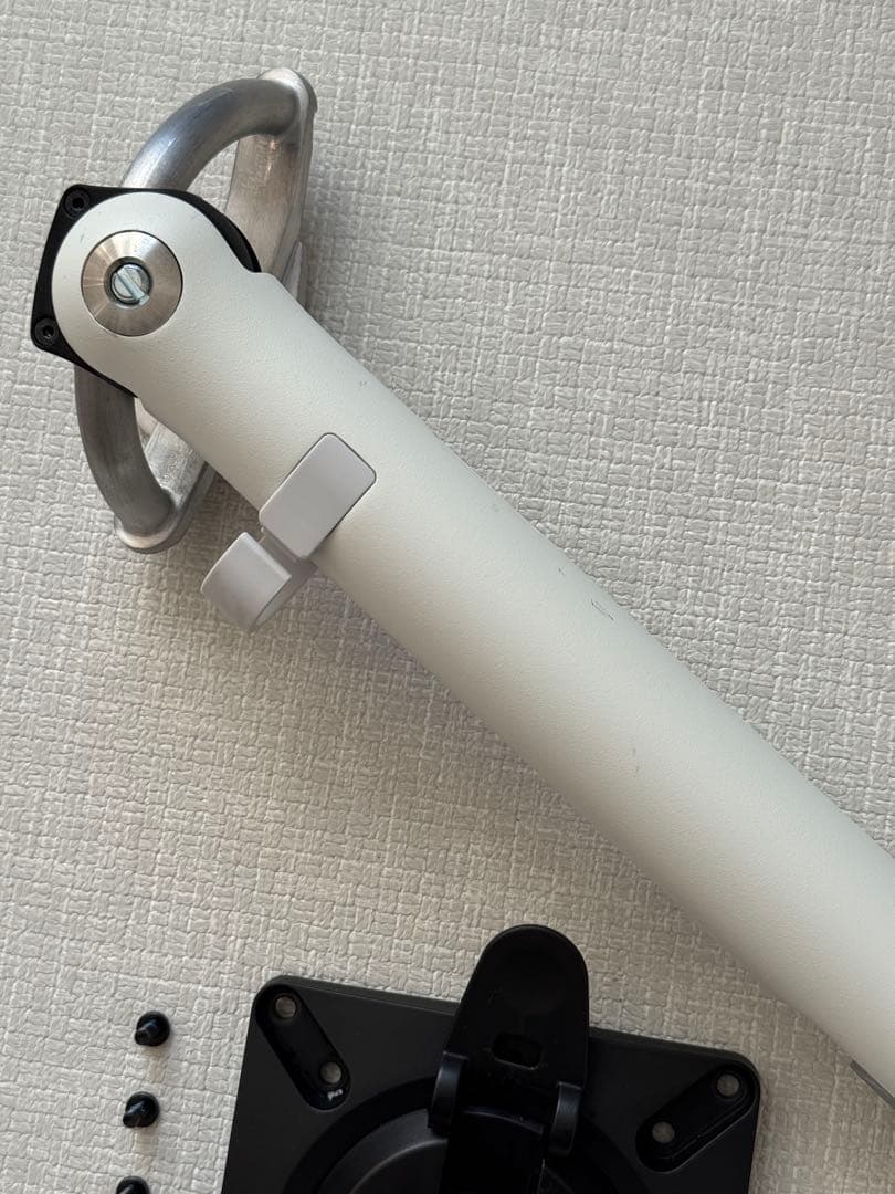 ハーマンミラー CBS モニターアーム FLO ホワイト