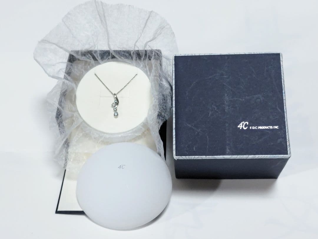 4℃ K18WGネックレス（ブルートパーズ、アクアマリン）