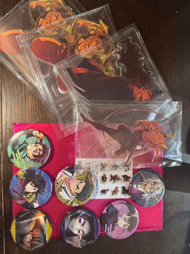 鬼滅の刃 無限城編　アクスタ、缶バッジセット