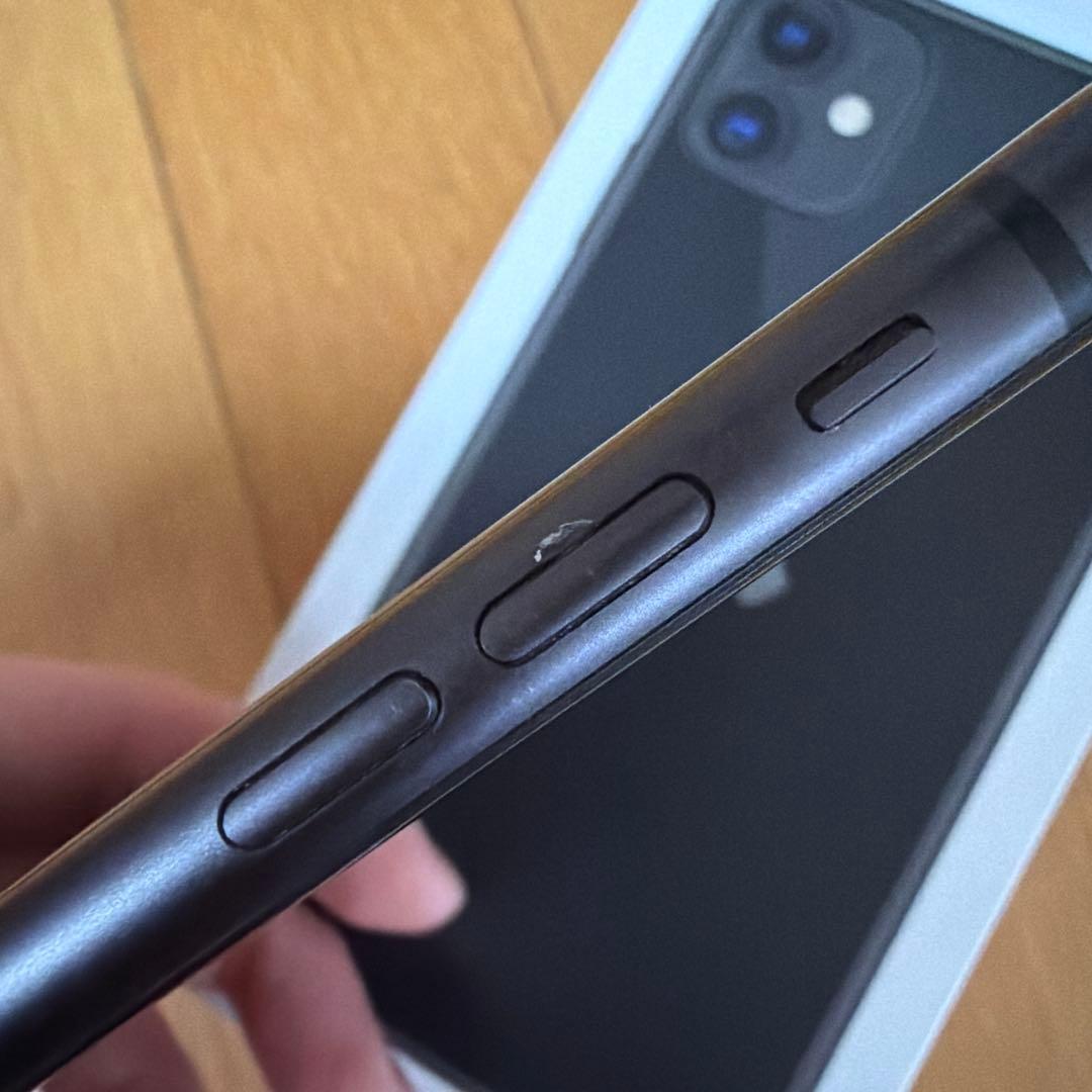 Apple iPhone 11 128G ブラック本体　有線イヤホン付