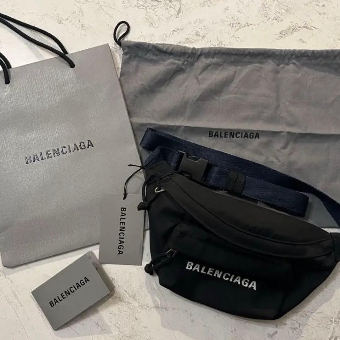 【最終値下げ】BALENCIAGA ボディバッグ
