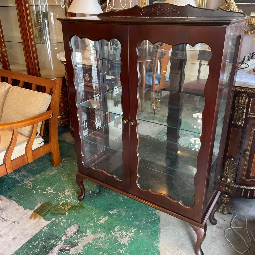 アメリカ製アンティークガラスの飾り棚　猫脚