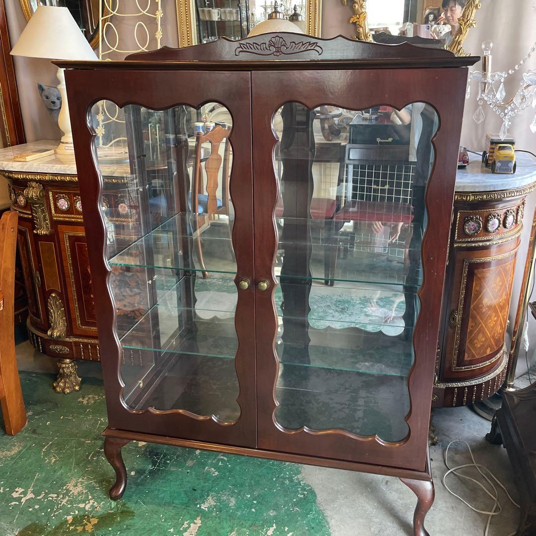 アメリカ製アンティークガラスの飾り棚　猫脚