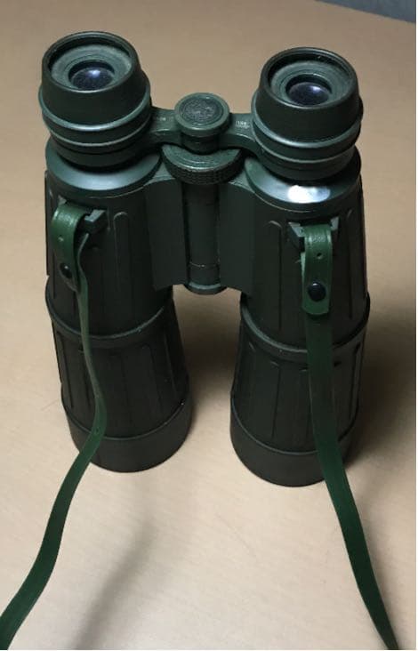 双眼鏡　最大3.1km先まで見えます