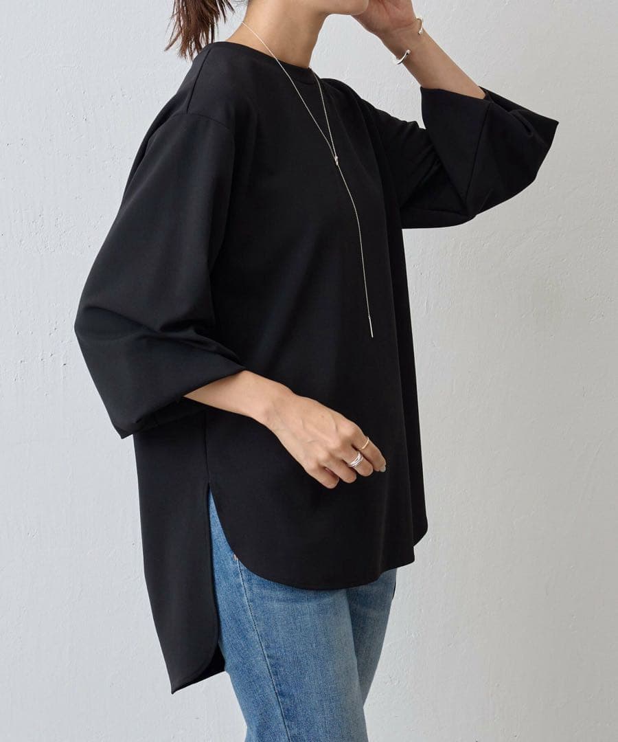 ビアズリー　Tブラウス ブラック