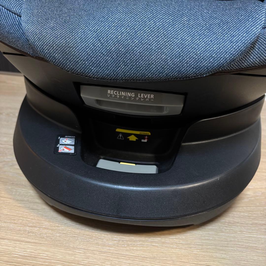 エールべべ　クルット4i Oui デニムブルー　ISOFIX 新生児　カーメイト