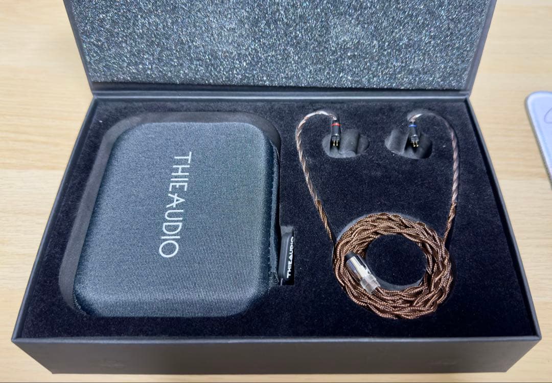 イヤホン THIEAUDIO V16 DIVINITY