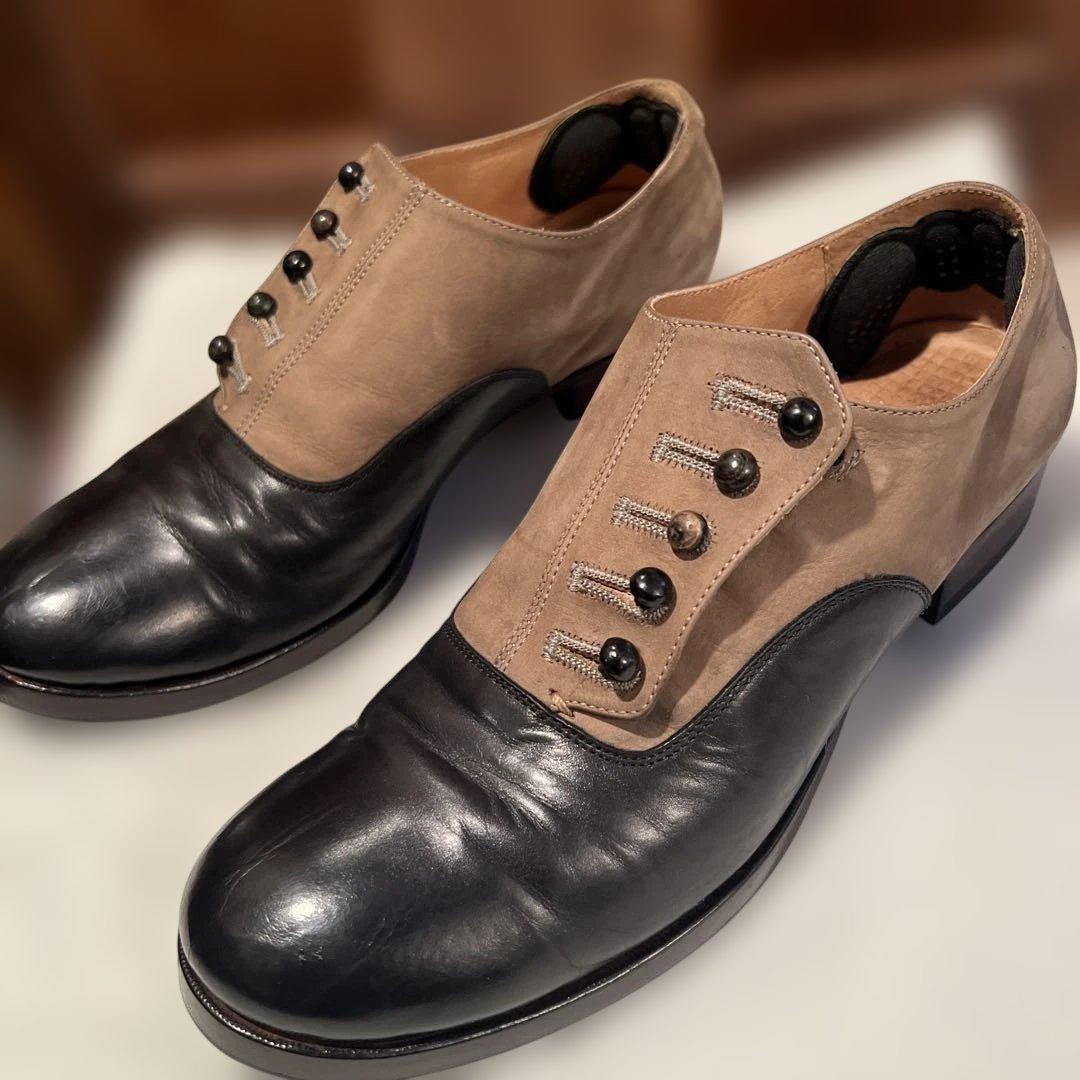 靴 forme Buttoned up shoes