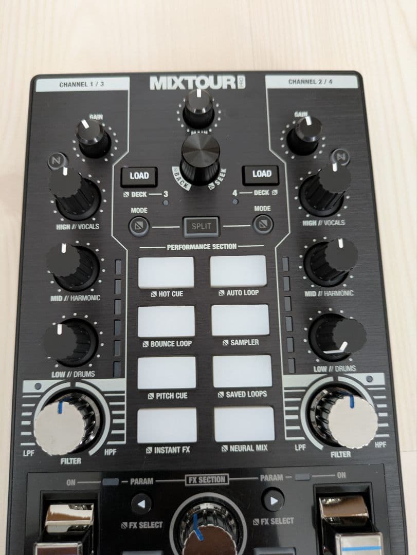 Reloop Mixtour pro DJコントローラー
