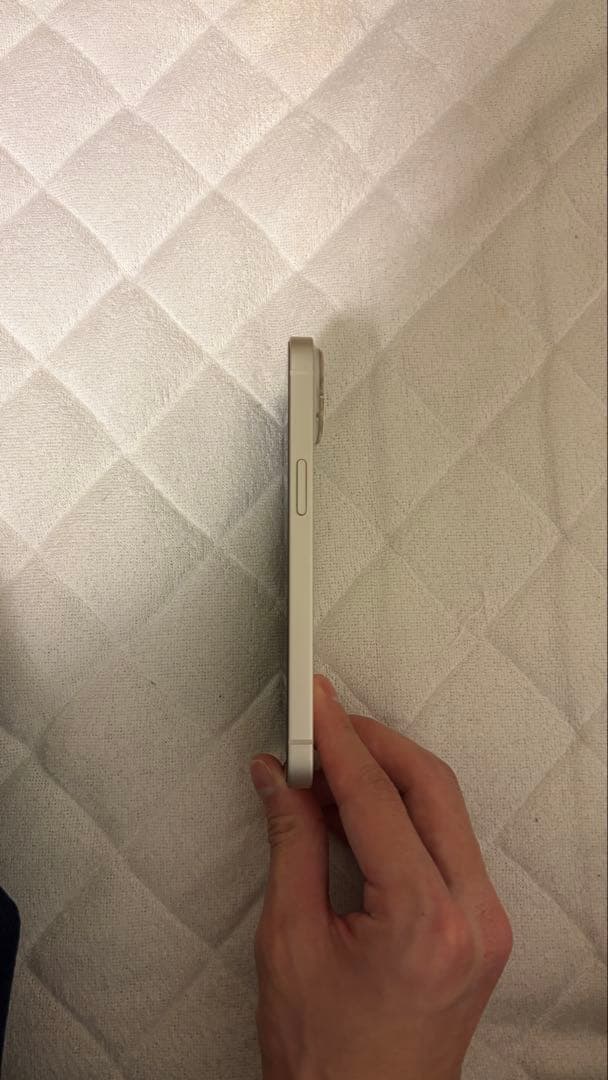 Apple iPhone 14 128GB スターライト　本体