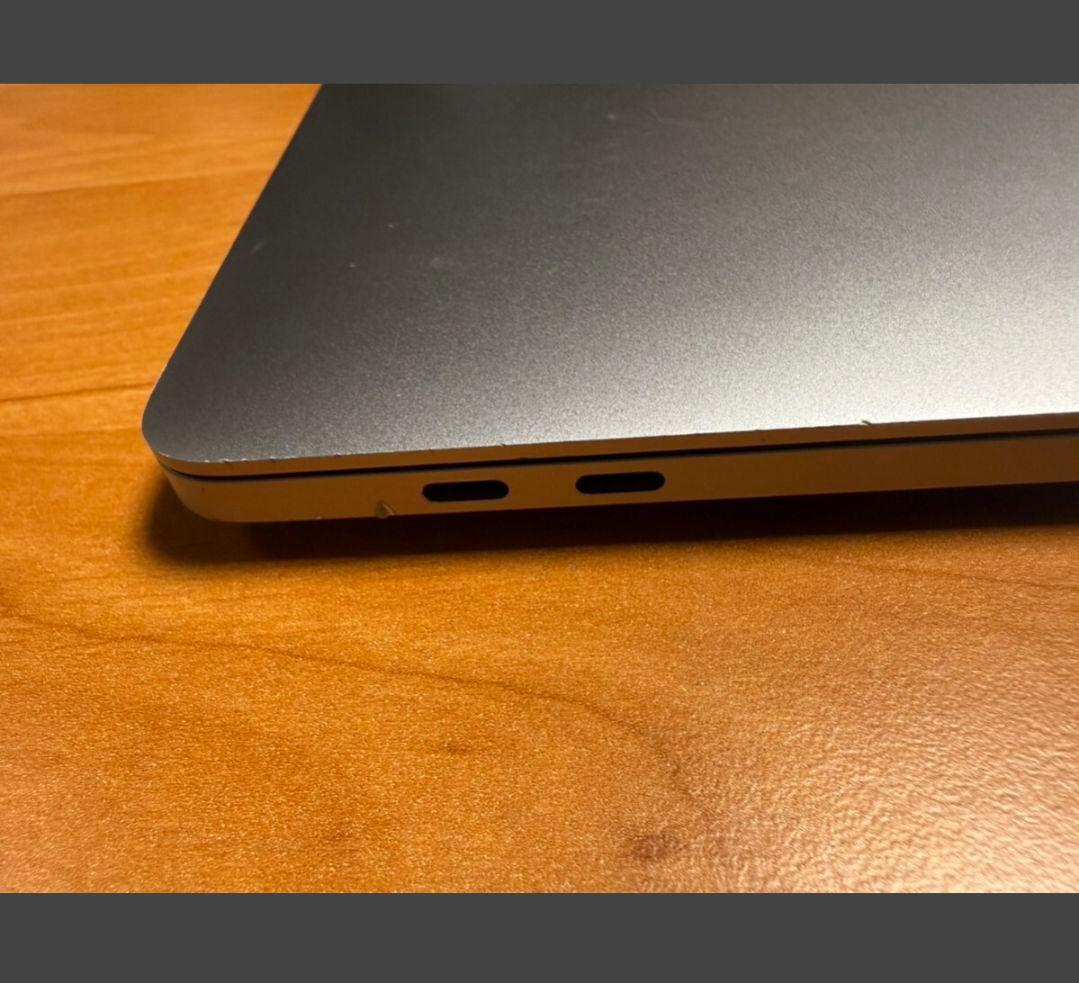 1/31まで値引 Apple MacBookPro i9 SSD1TB 64GB