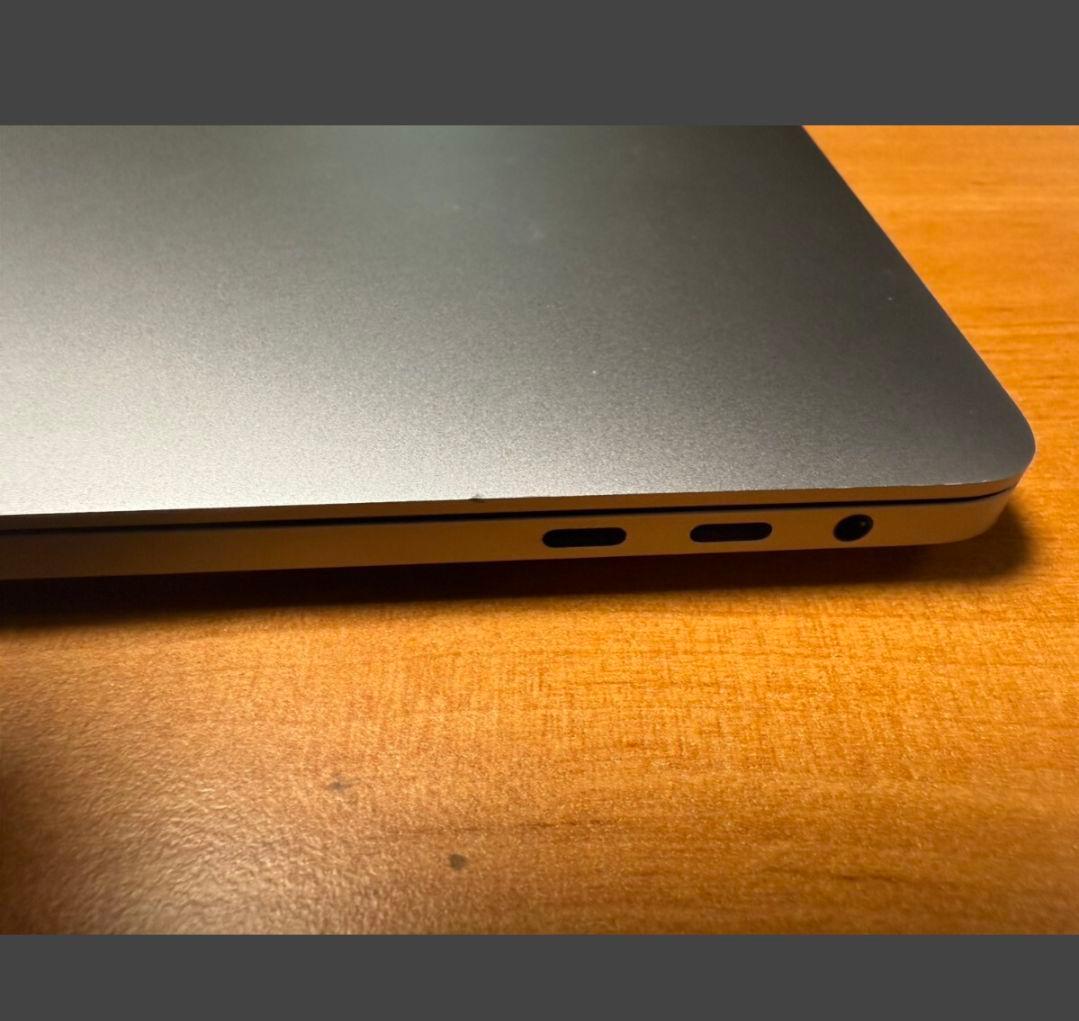 1/31まで値引 Apple MacBookPro i9 SSD1TB 64GB