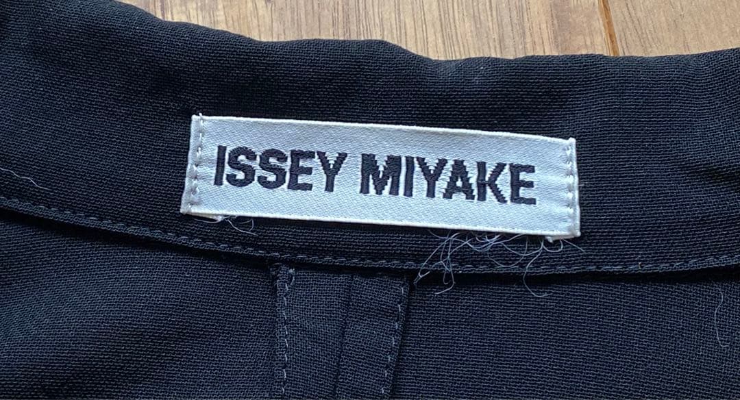 美品★ISSEY MIYAKEイッセイミヤケ　薄手ジャケット