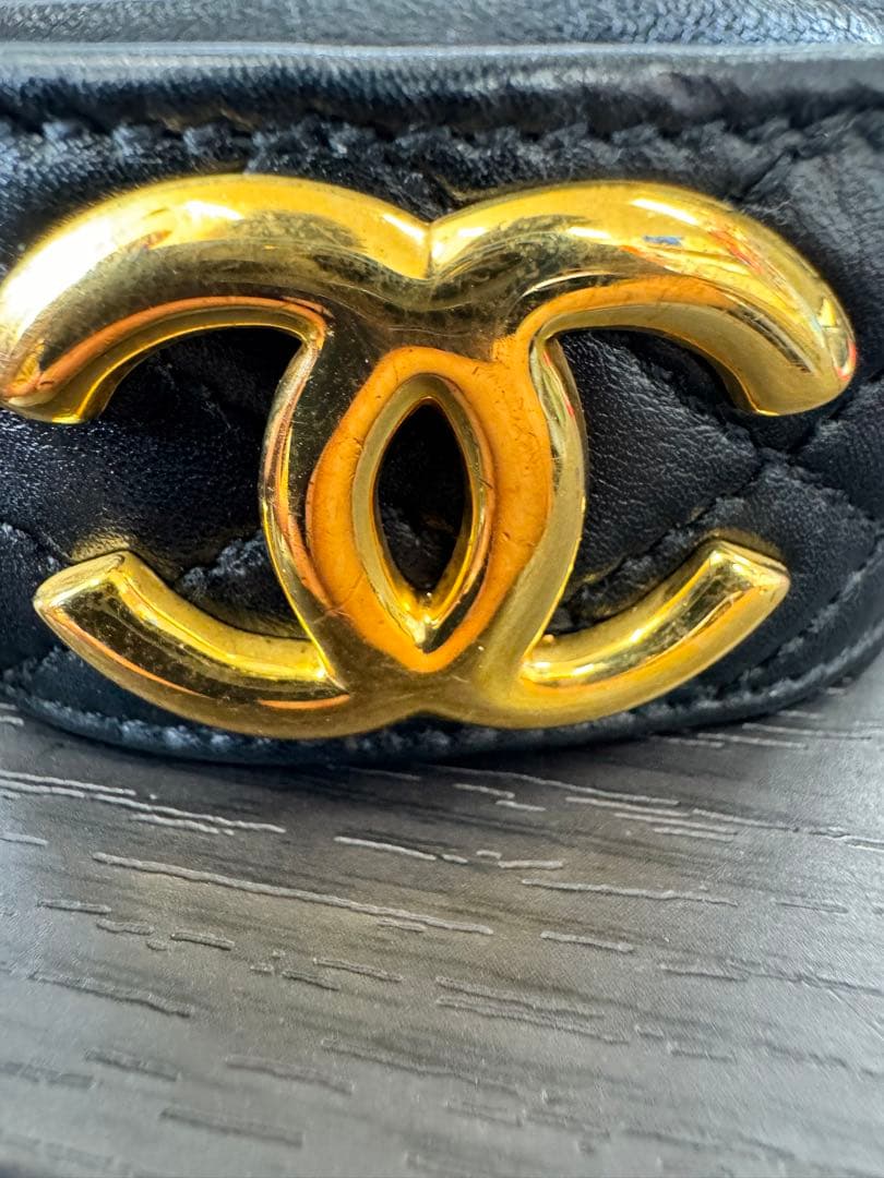 O611 CHANEL ブラック キルティング バングル