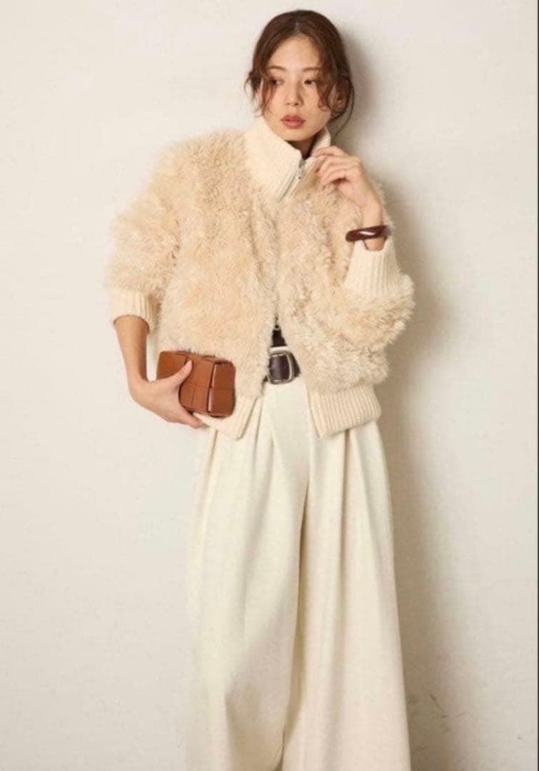 esica ハイネックボアブルゾン　未使用