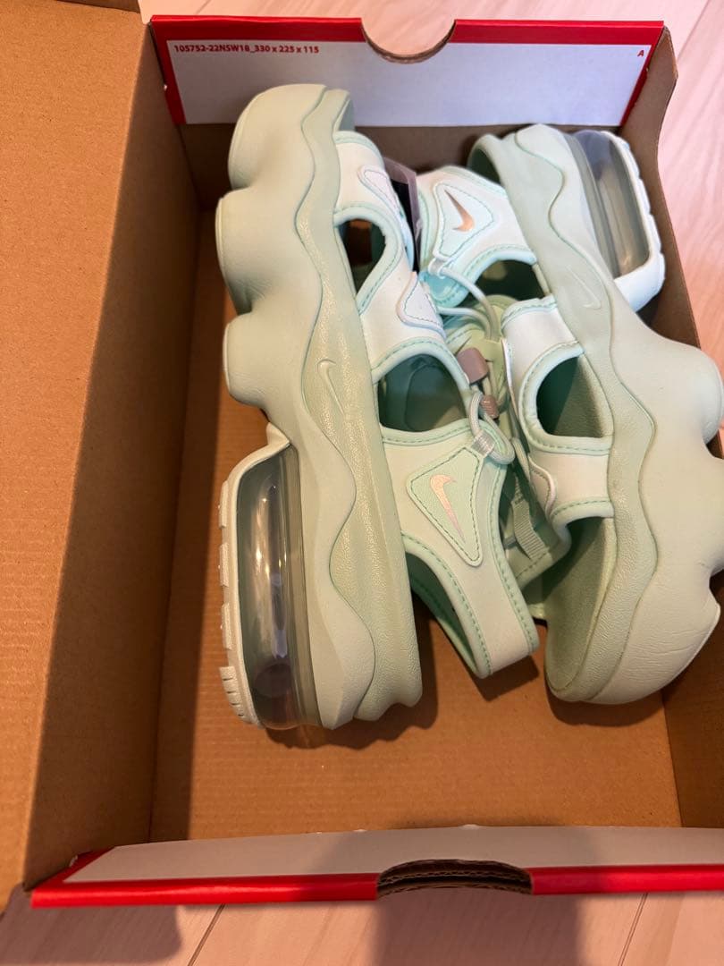 正規店購入品　ナイキ　エアマックスココ　サンダル　ミント