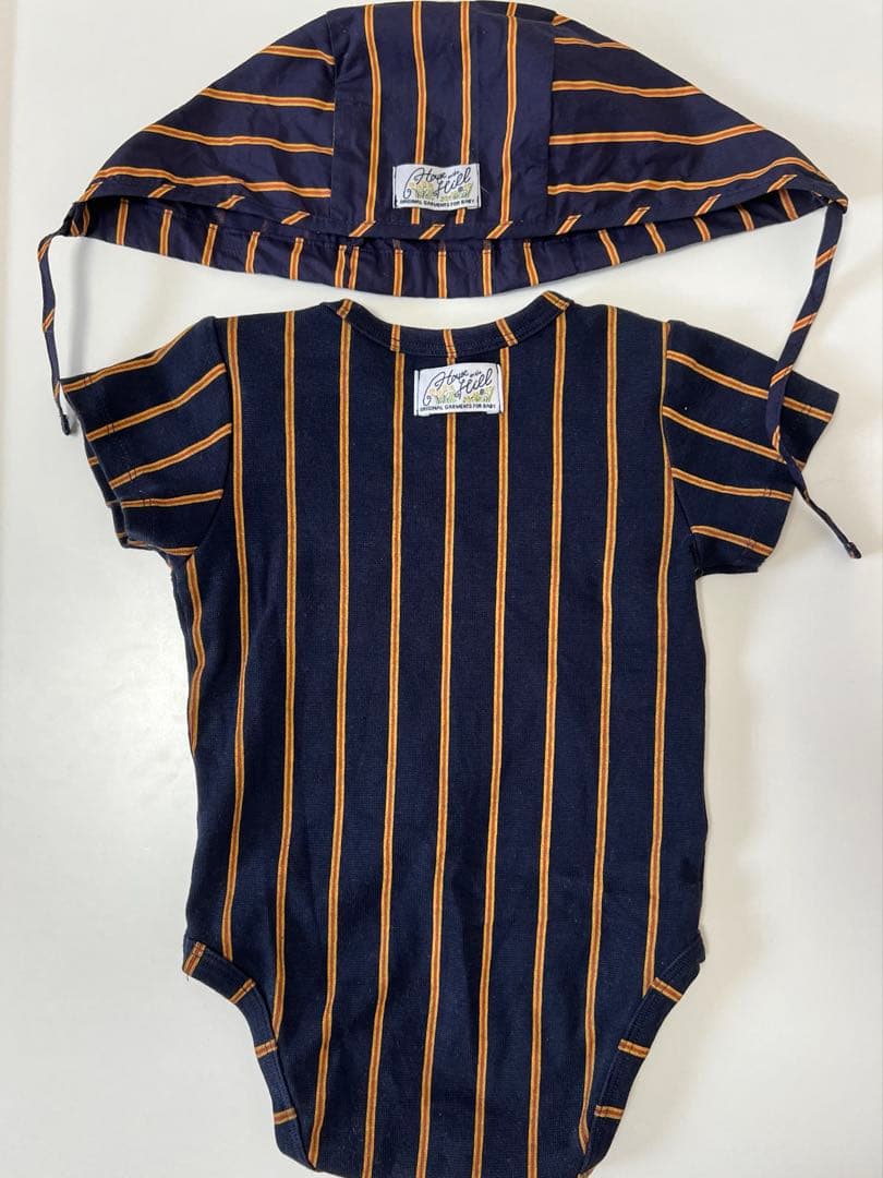 house on the hill Bodysuit ロンパース　ボンネット