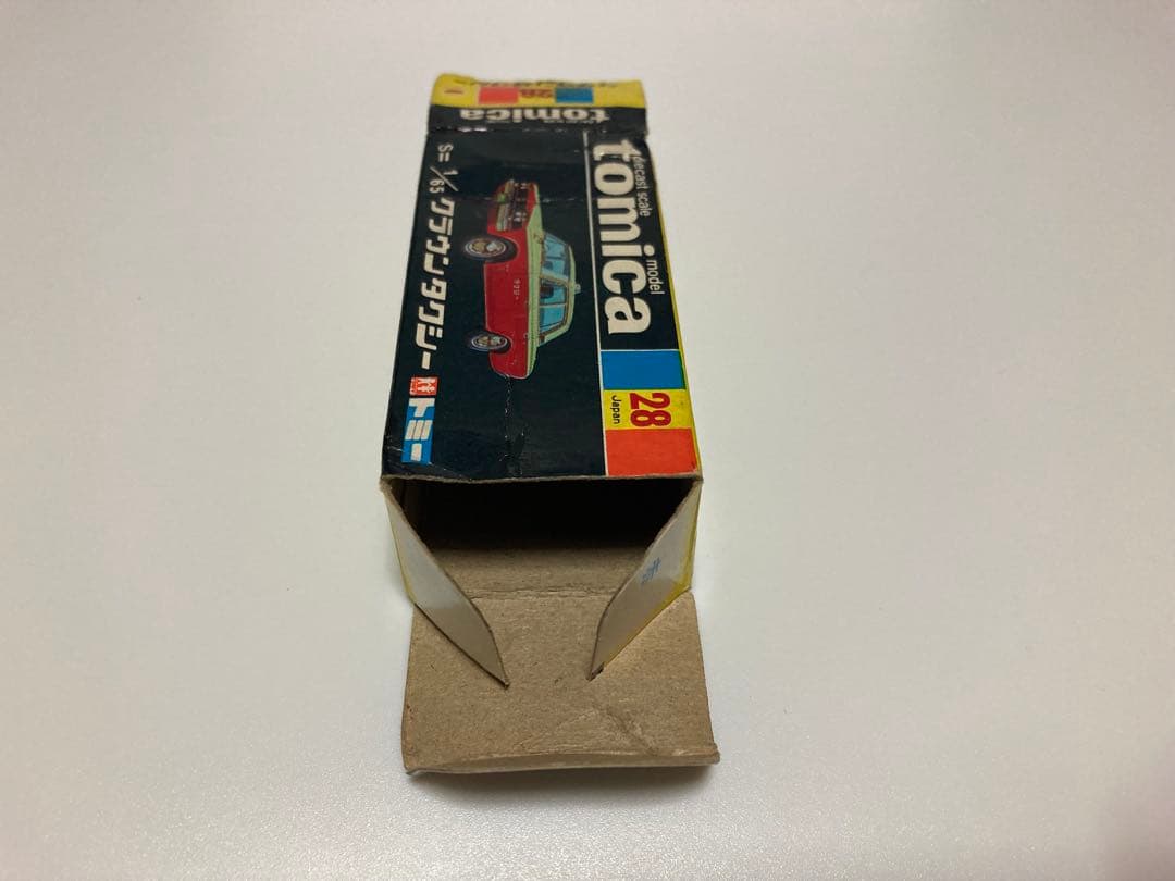 トミカ　日本製　トヨタ　クラウンタクシー　1Aホイール　色指定箱　シール付き