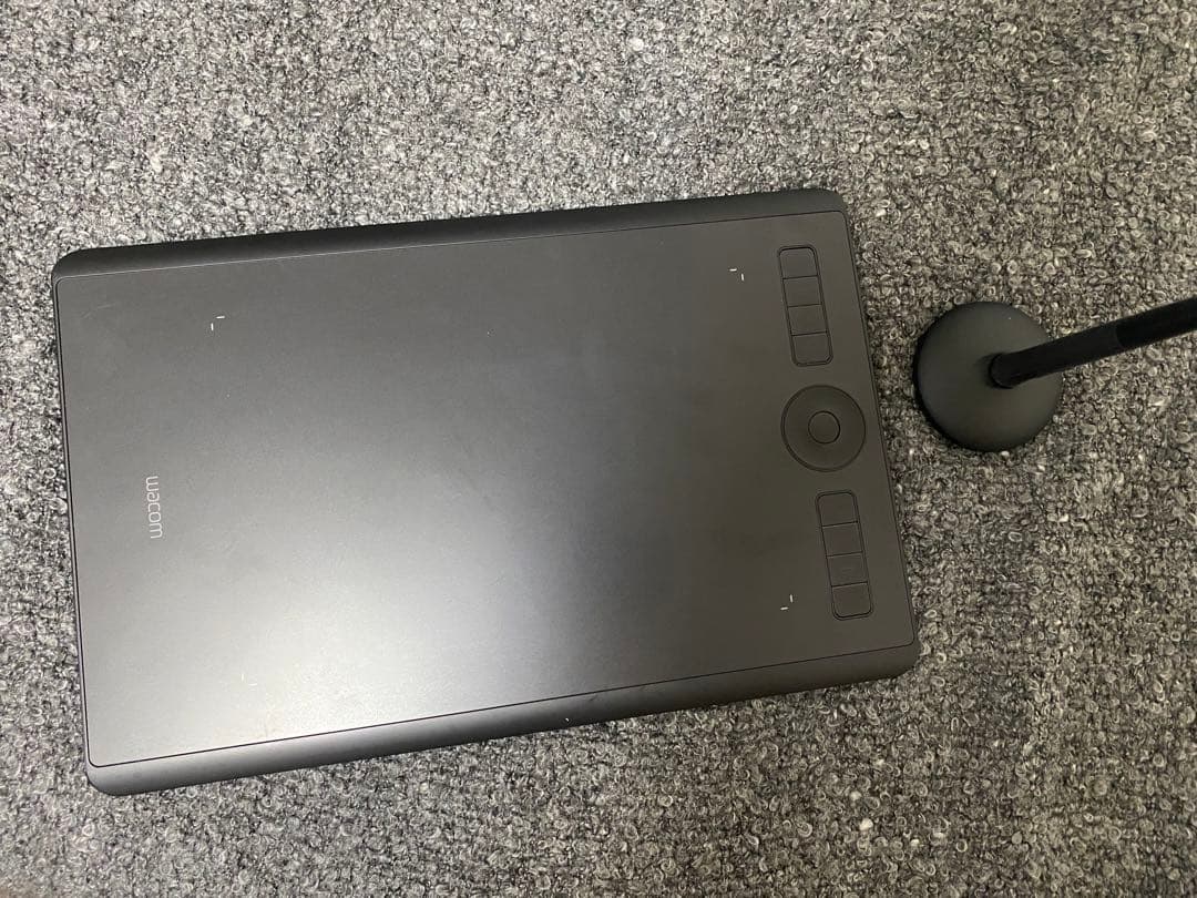 ワコム Medium ペンタブレットPTH-660ブラック 絵デジタル 美品