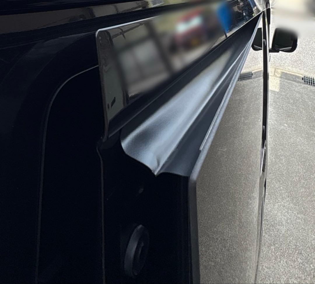 ハイゼットカーゴ ・アトレー700系リヤ窓の雨除けステルスドアバイザー
