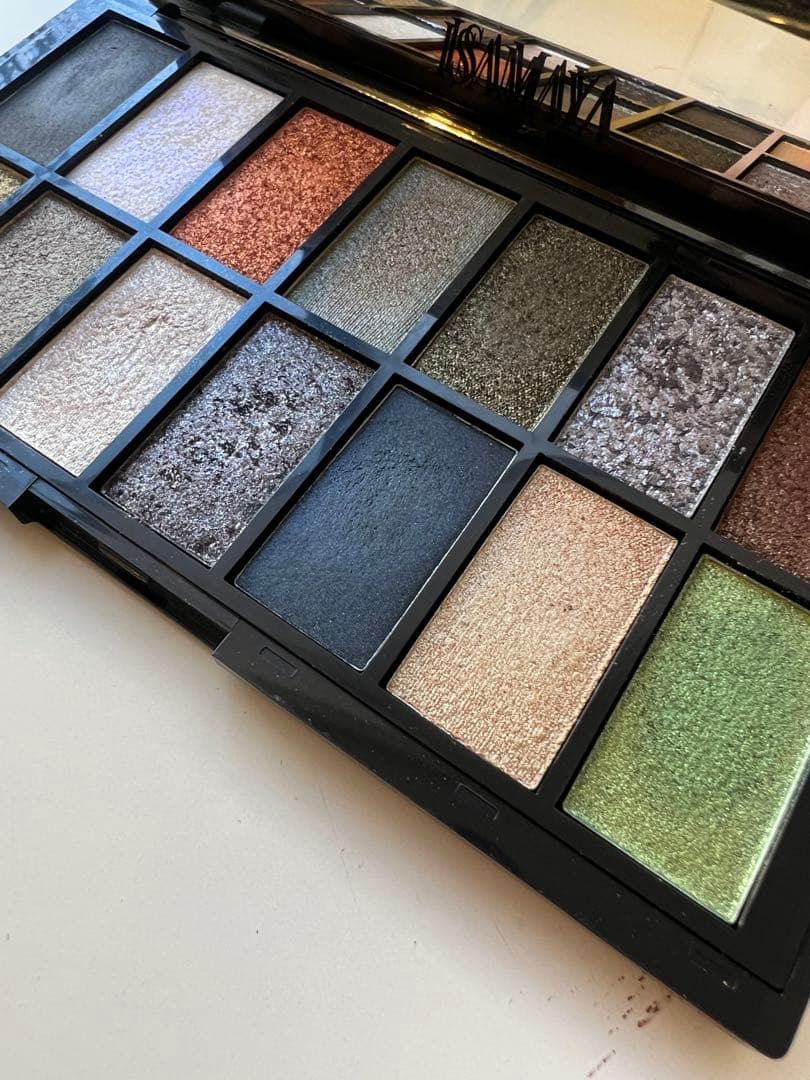 【マスカラ付】限定isamaya アイシャドウパレット