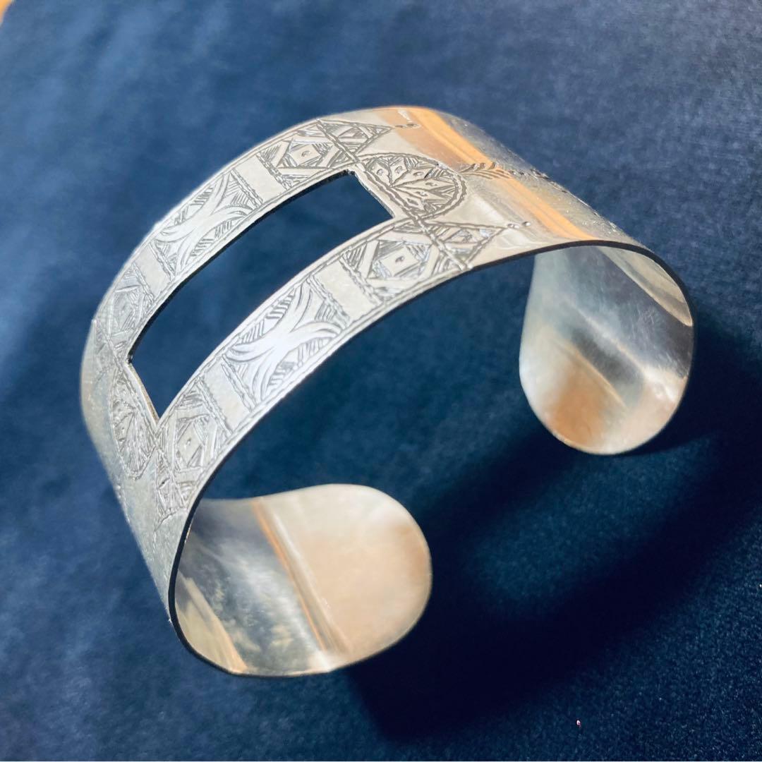 【モロッコ直輸入】トゥアレグ族シルバーバングル