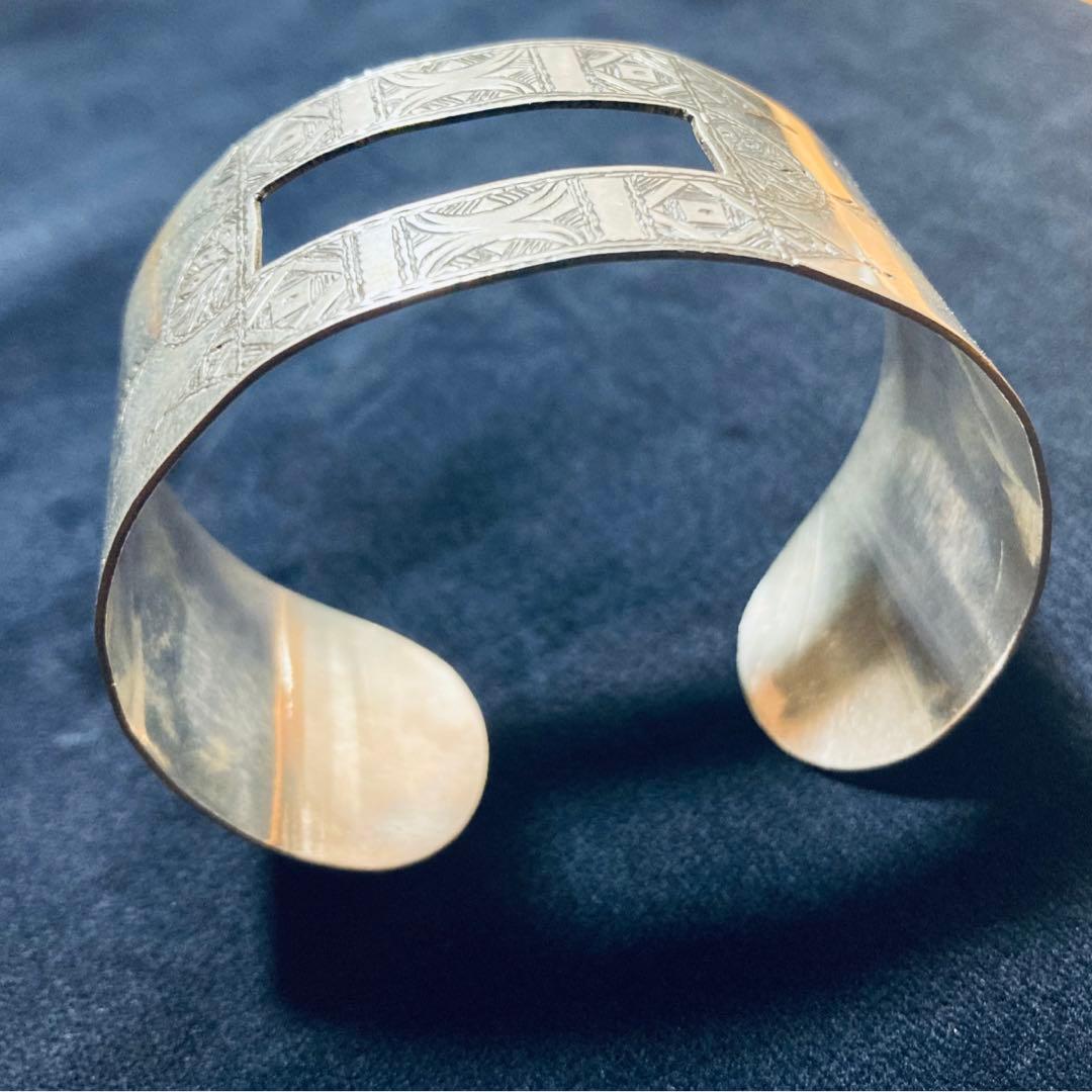 【モロッコ直輸入】トゥアレグ族シルバーバングル