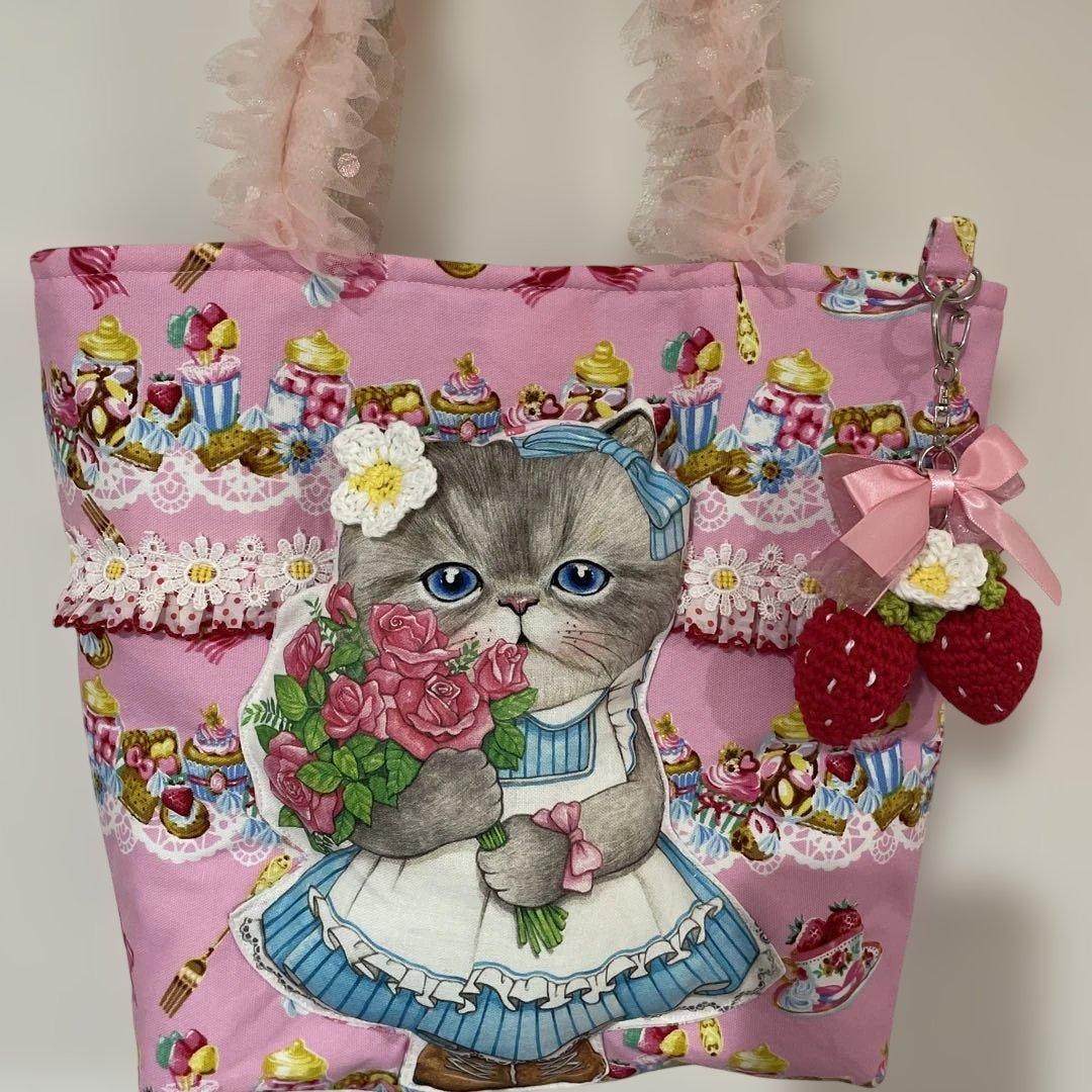 フ*ー様 コヤンイサムチョン　いちごチャーム付きトートバッグ