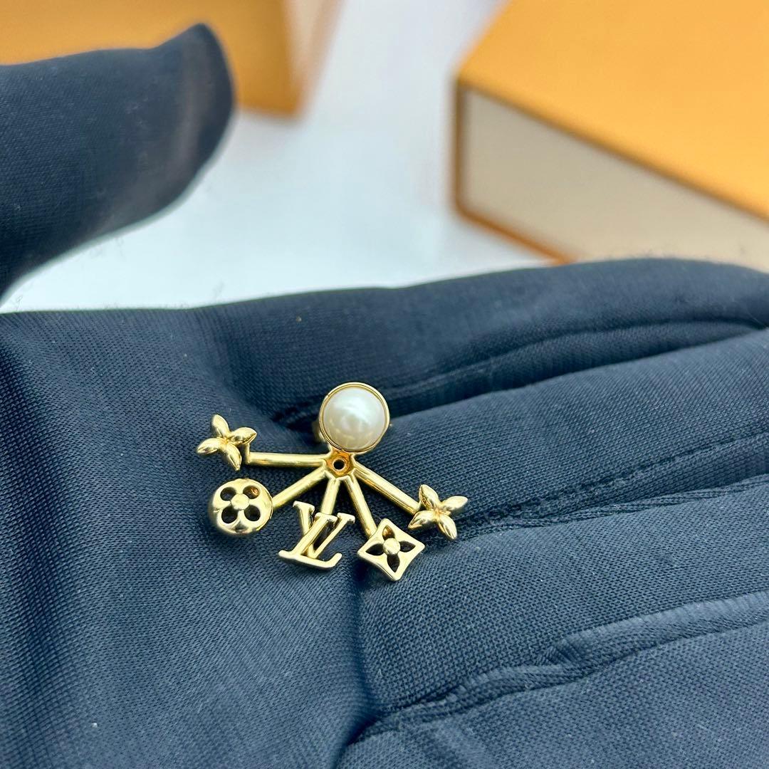 極美品　ルイヴィトン ピアス クルーザー フェイクパール ゴールド　片耳