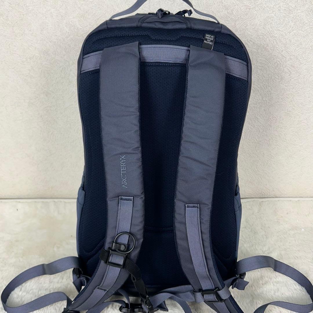 希少 アークテリクス mantis 26 チャコールネイビー 廃盤