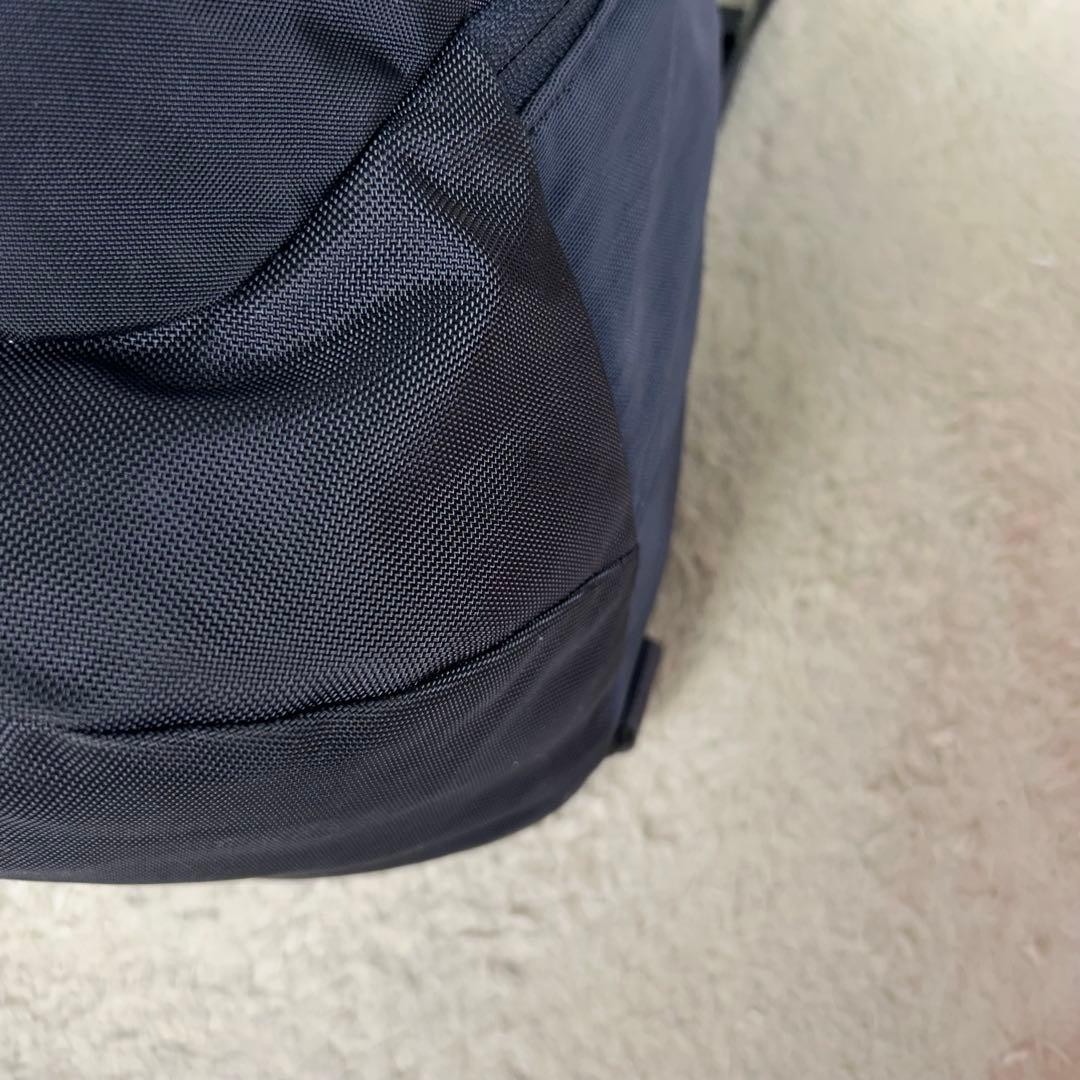 希少 アークテリクス mantis 26 チャコールネイビー 廃盤