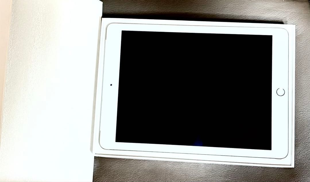美品 Apple iPad 第5世代 9.7in Wi-Fi 128GBゴールド