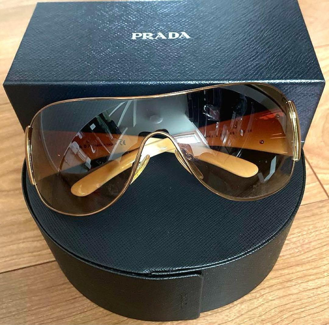 プラダ　サングラス