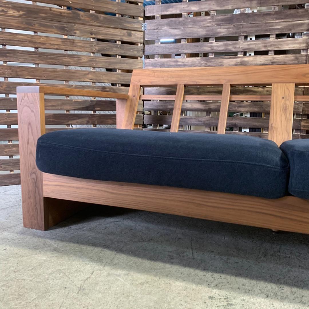 J819 3人掛けソファ + オットマンセット ネイビークッション 木製フレーム