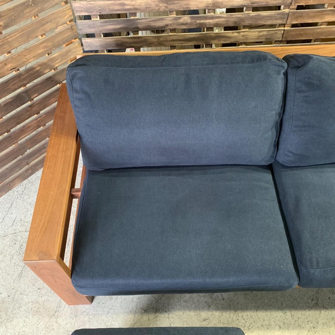 J819 3人掛けソファ + オットマンセット ネイビークッション 木製フレーム