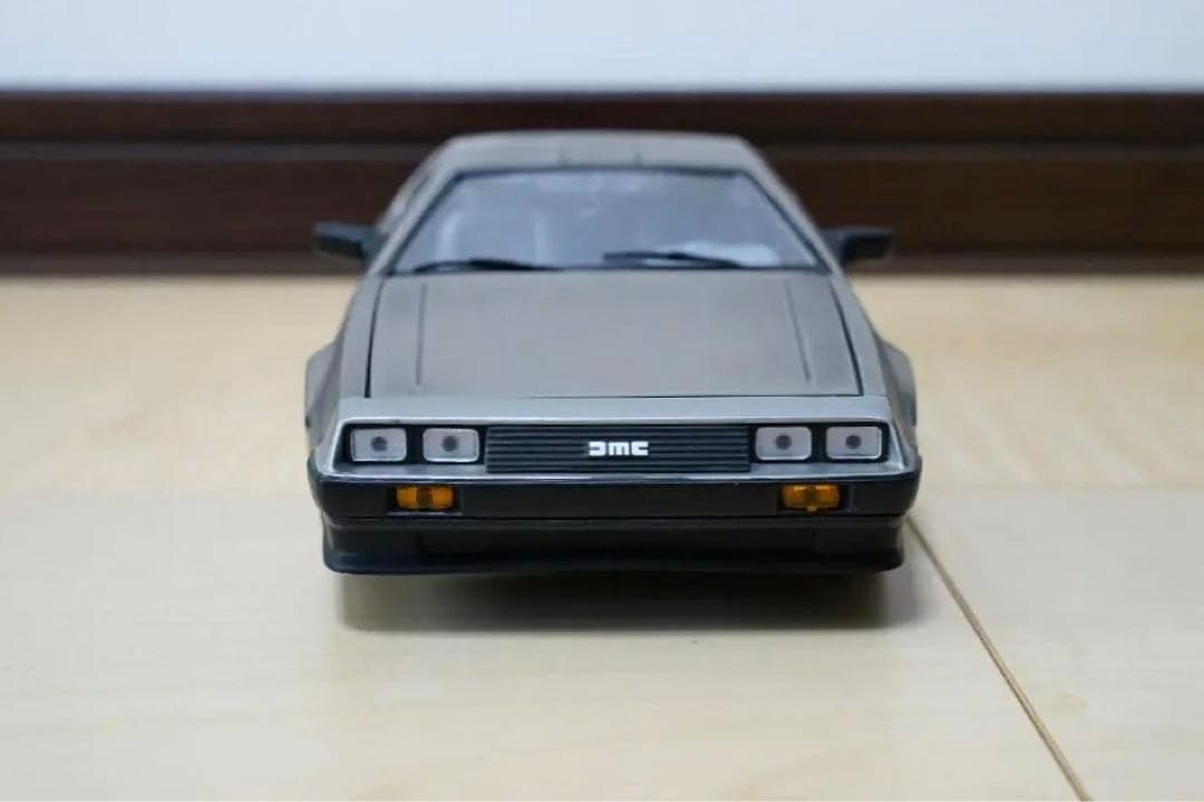 カ*サ様 サンスター　デロリアン　ダイキャスト　1/18　箱付き
