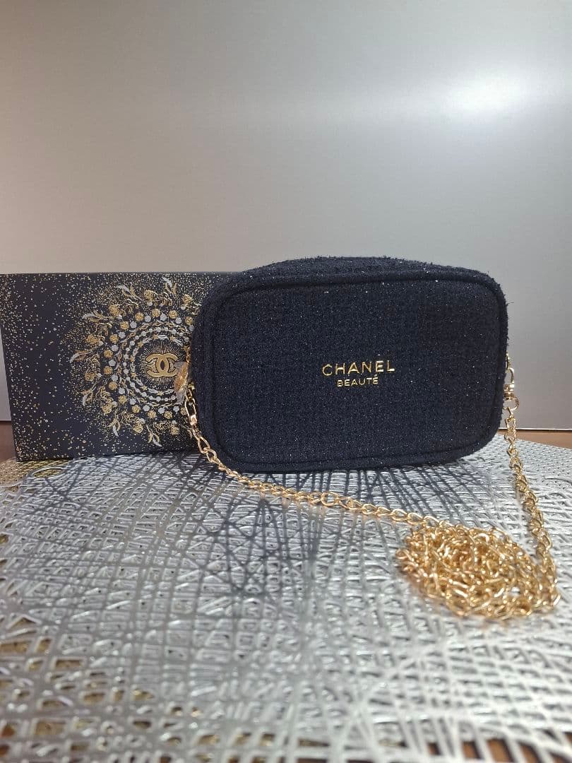 限定セール‼️CHANEL 　ホリデー限定ポーチ　ネイビー　ノベルティ　斜め掛け