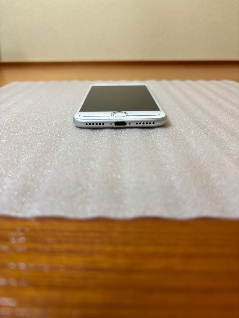 iPhone8 64GB シルバー　動作確認済