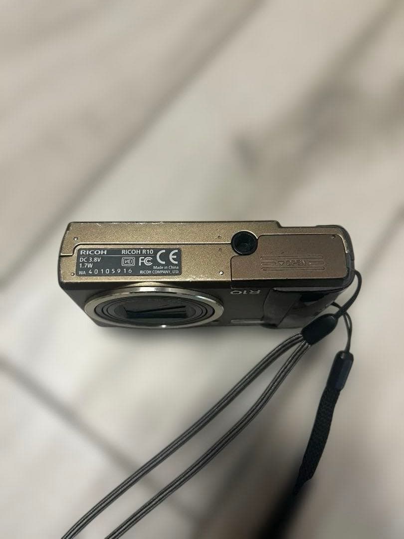 リコーR10 デジタルカメラ コンパクト